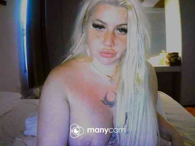 TiaDollDotCom webcam