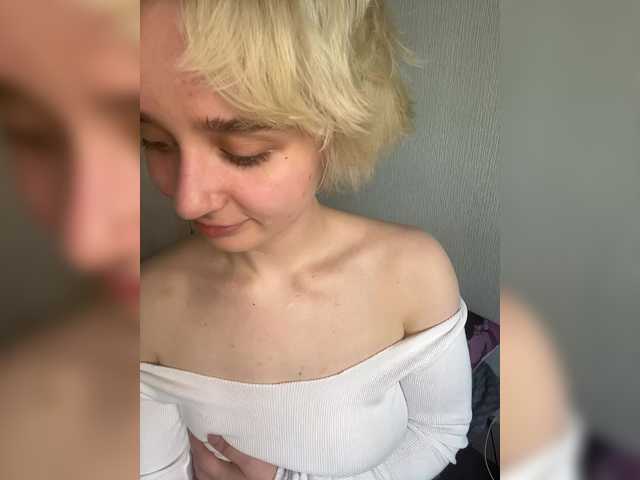 Рунетки: дрочит под столом, секс чат бесплатно