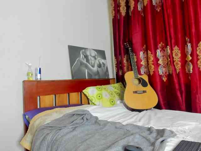 Aalisha-Jade webcam