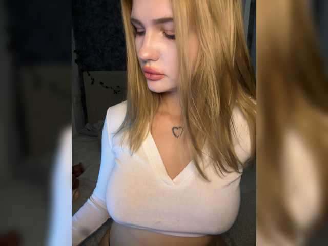 Entra en el chat con el modelo -Melani- -Melani-