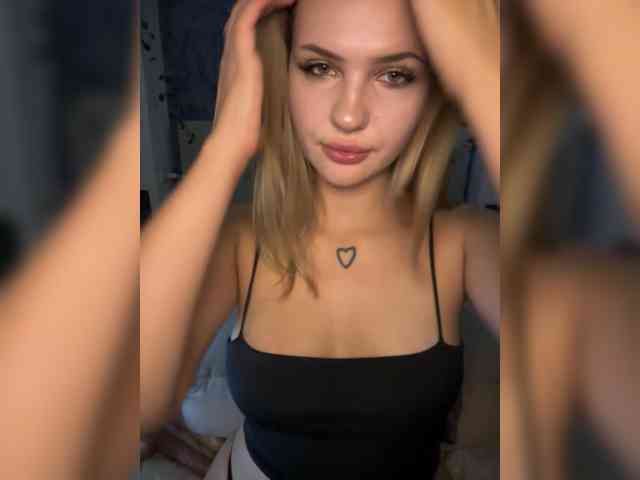 -Melani- webcam