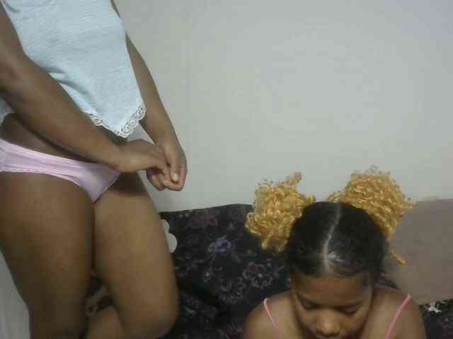 Twinsexgirl webcam