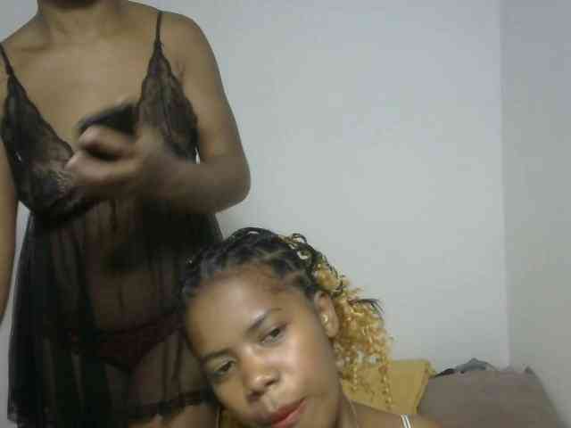 Twinsexgirl webcam