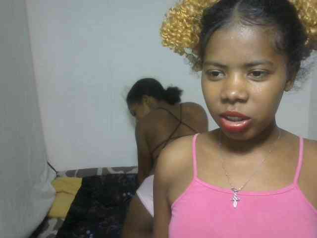 Twinsexgirl webcam
