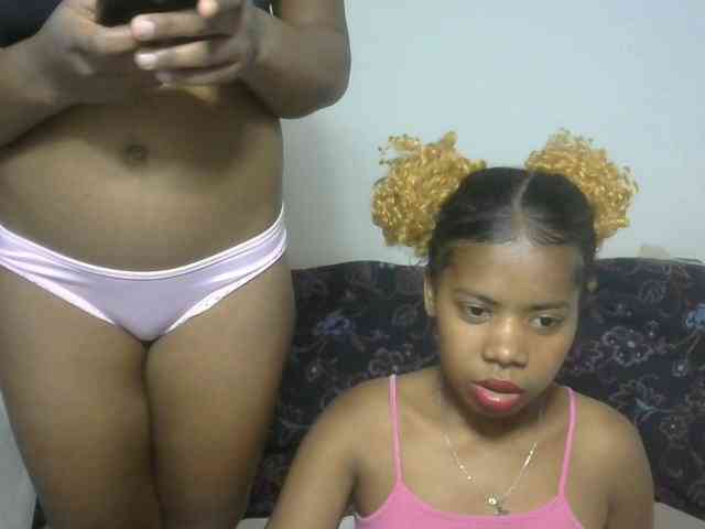 Twinsexgirl webcam