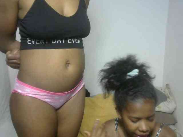 Twinsexgirl webcam