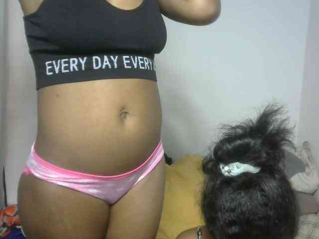 Twinsexgirl webcam