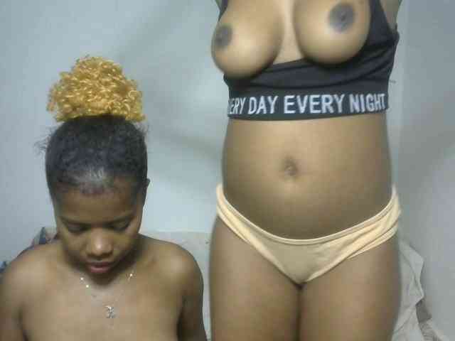 Twinsexgirl webcam