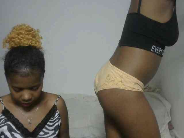 Twinsexgirl webcam