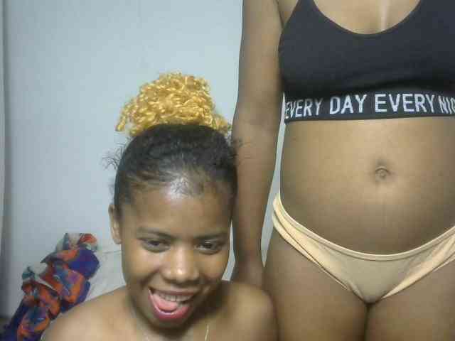 Twinsexgirl webcam