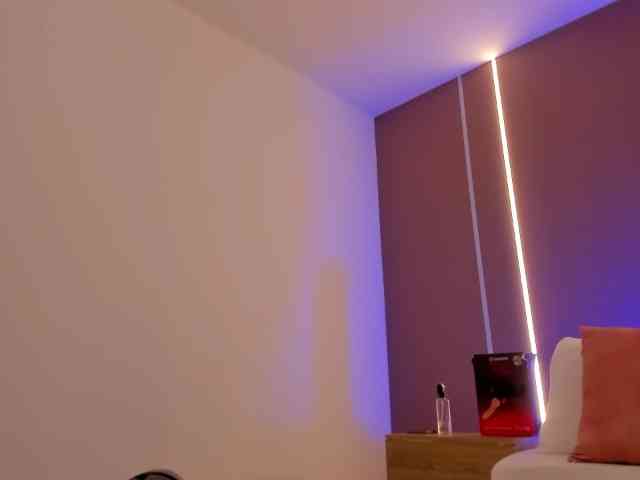 sophia-martinezz webcam