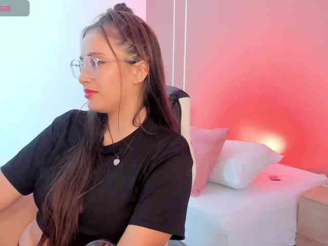 sophia-martinezz webcam