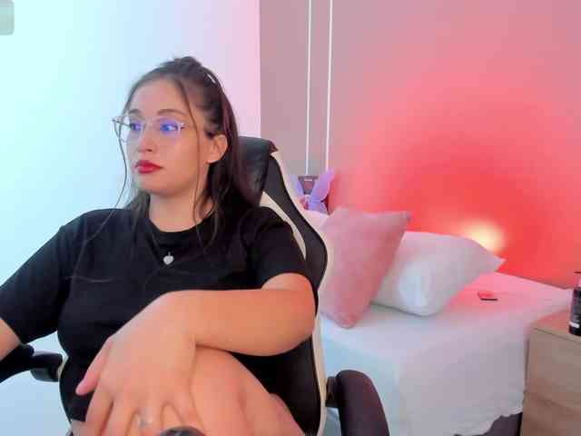 sophia-martinezz webcam