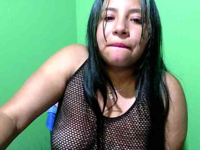 Hot4mommy webcam
