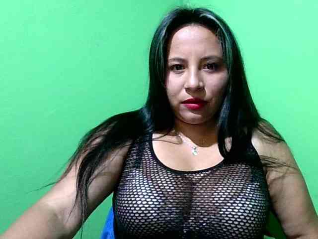 Hot4mommy webcam