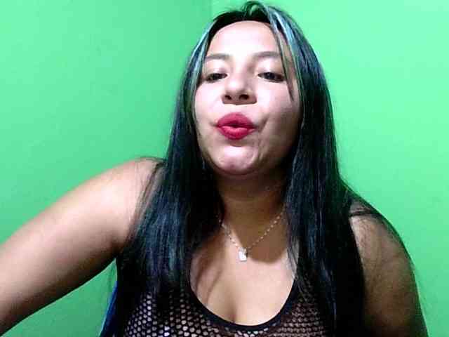 Hot4mommy webcam