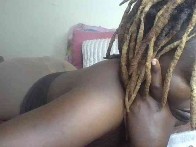 freakcurvy8 webcam