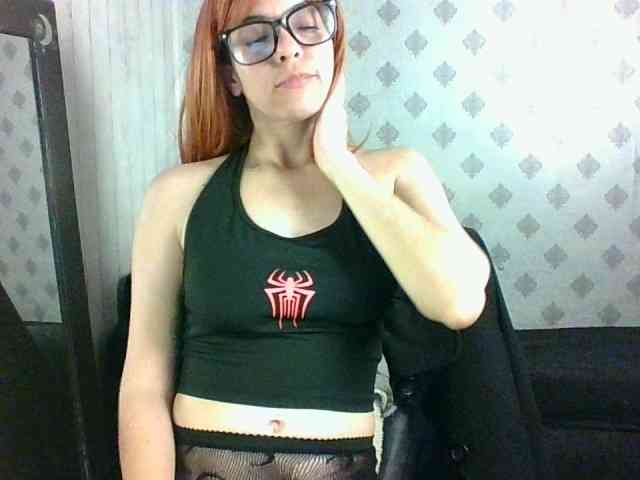 MaryannG webcam