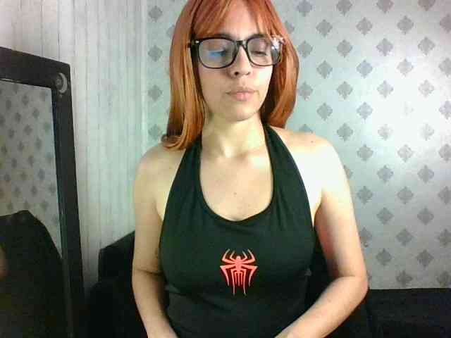 MaryannG webcam