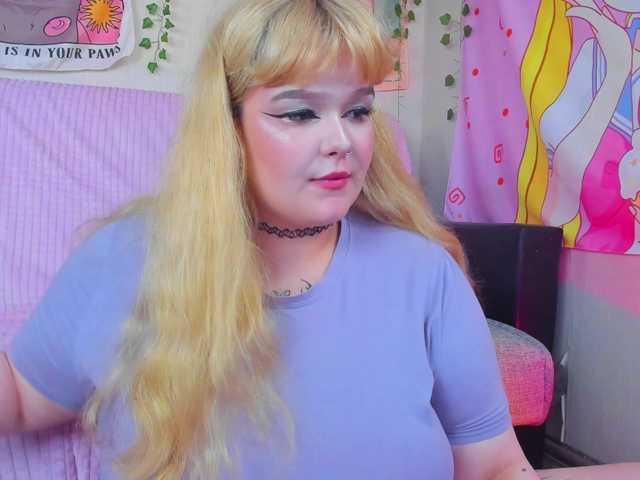 -CandyM1lky- webcam