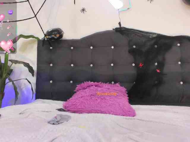SAAYA-TAY webcam