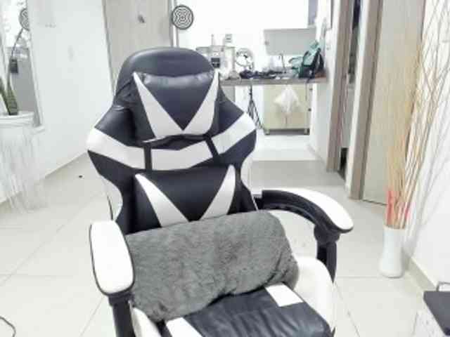 RevySadashiTrue webcam