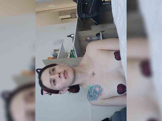 RevySadashiTrue webcam