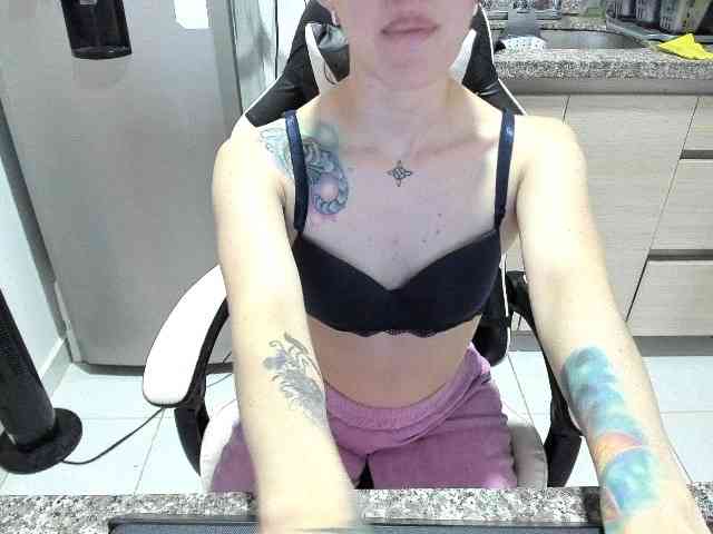 RevySadashiTrue webcam