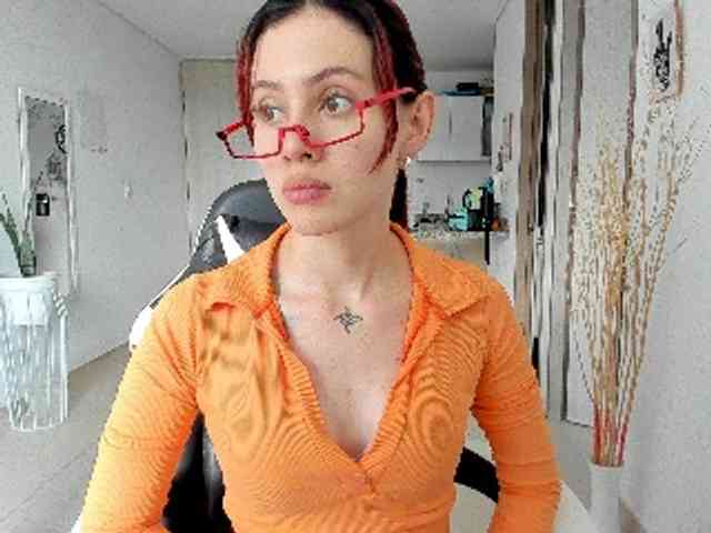 RevySadashiTrue webcam