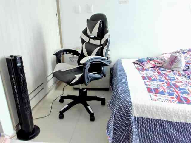 RevySadashiTrue webcam