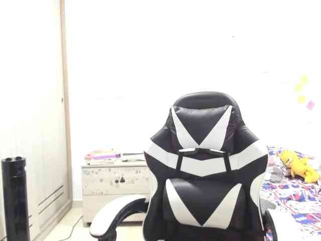 RevySadashiTrue webcam