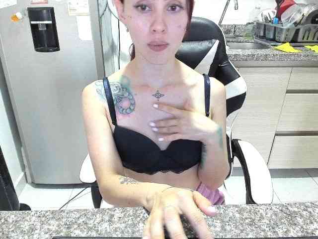 RevySadashiTrue webcam