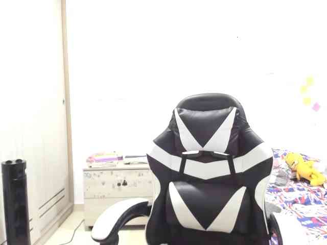 RevySadashiTrue webcam