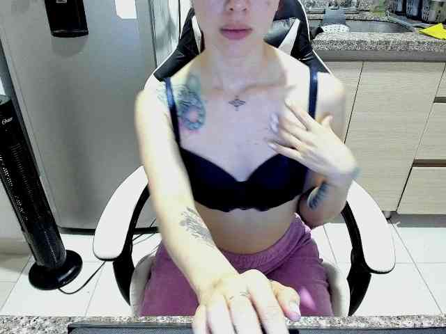 RevySadashiTrue webcam