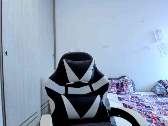 RevySadashiTrue webcam