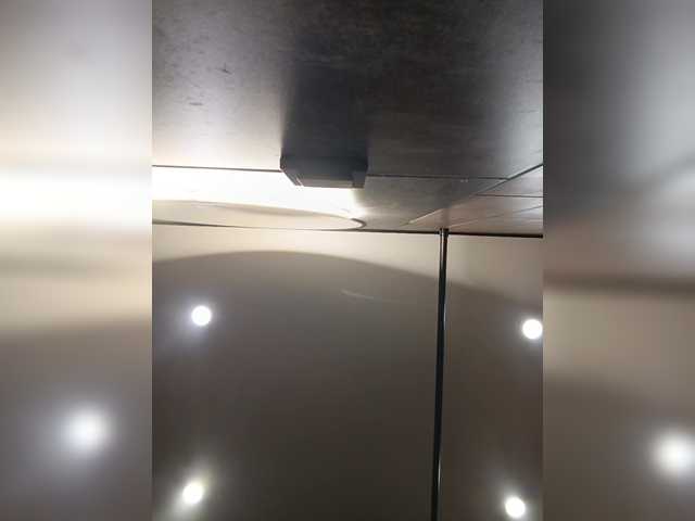 Entra en el chat con el modelo -Lili -Lili