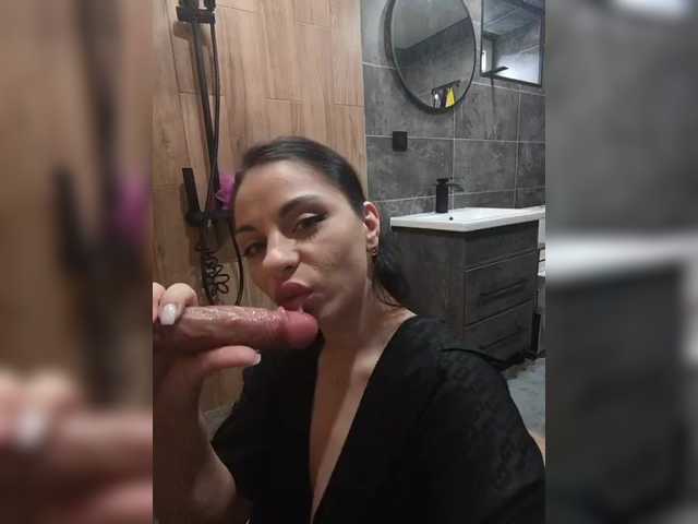 Entra en el chat con el modelo -Lili -Lili