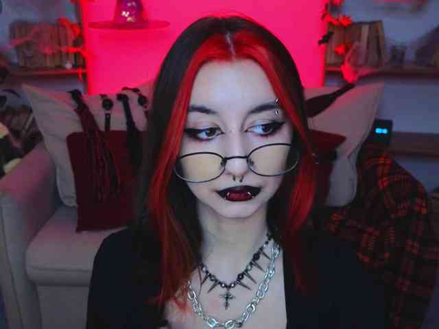 MistressMarcelline webcam