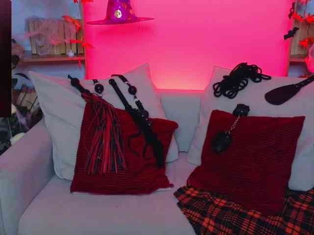 MistressMarcelline webcam