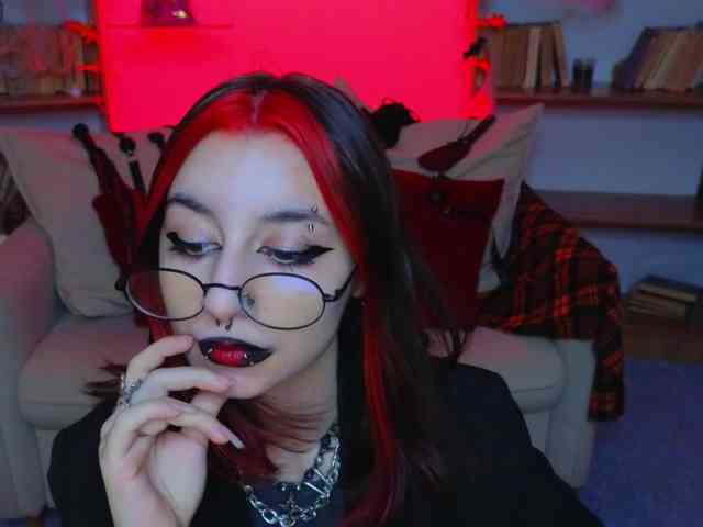 MistressMarcelline webcam
