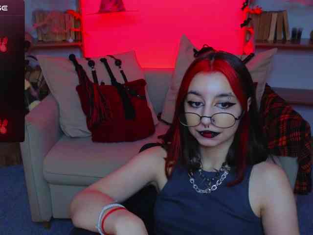 MistressMarcelline webcam