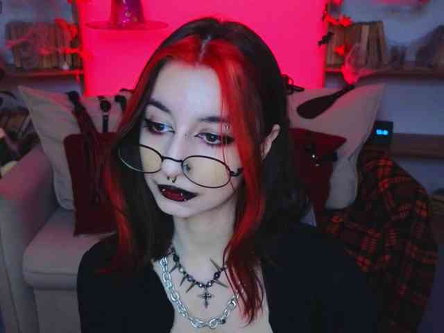 MistressMarcelline webcam