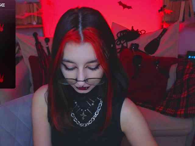 MistressMarcelline webcam