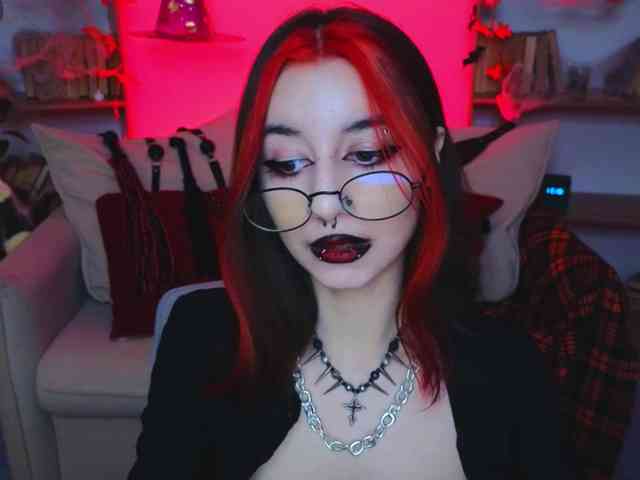 MistressMarcelline webcam