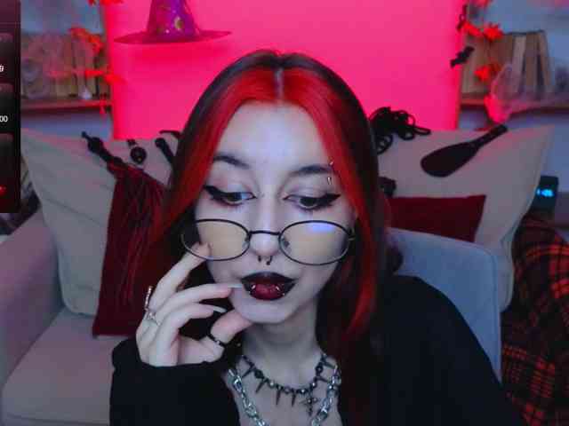 MistressMarcelline webcam