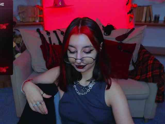 MistressMarcelline webcam