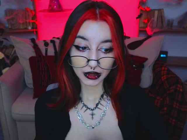 MistressMarcelline webcam