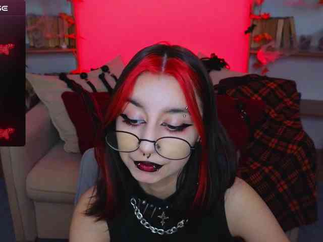 MistressMarcelline webcam