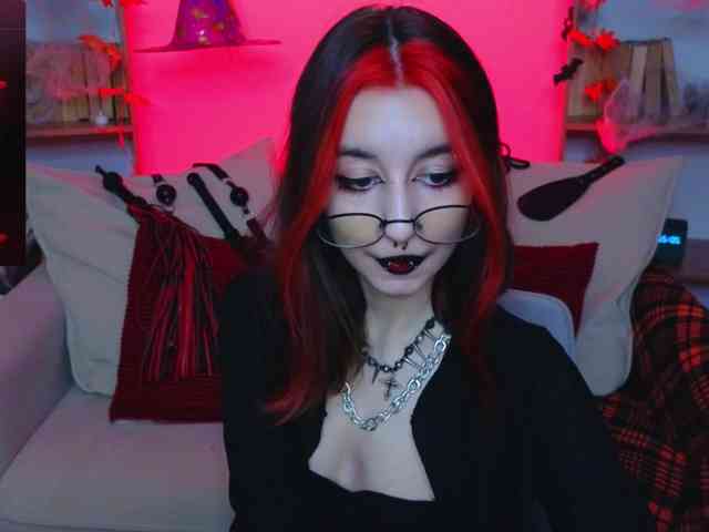 MistressMarcelline webcam