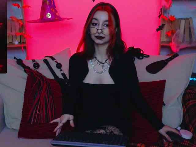MistressMarcelline webcam